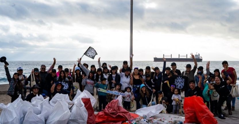 Limpieza de Playa Pablo Neruda en Antofagasta
