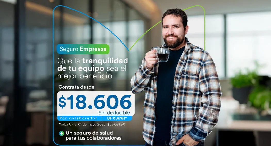 Hombre tomando un cafe con un texto promocional del seguro para empresas